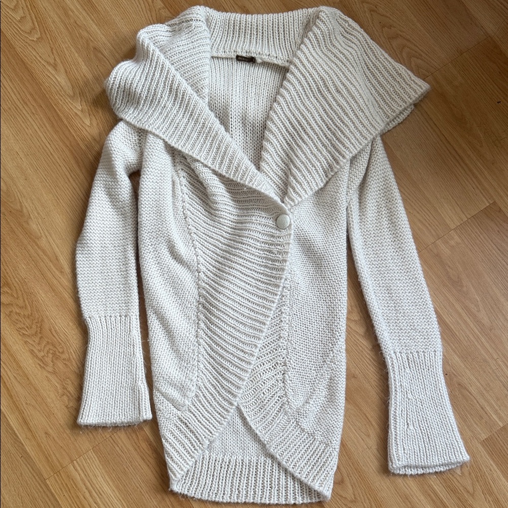 Eris Knit Cozy Cream Sweater Medium Wool Blend
